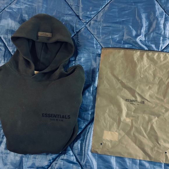 Essentials Hoodie Black colour with dust bag - Picture 1 of 8